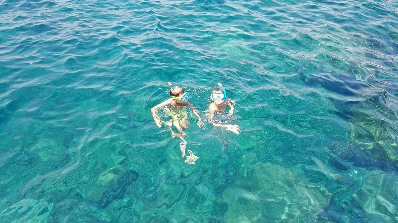 Aguazul - A Pie De Piscina Y Vistas Al Mar Lejlighed Puerto del Carmen  Eksteriør billede