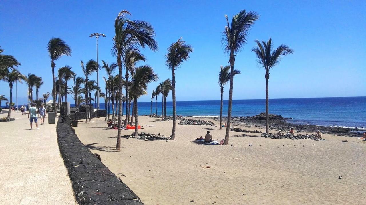 Aguazul - A Pie De Piscina Y Vistas Al Mar Lejlighed Puerto del Carmen  Eksteriør billede